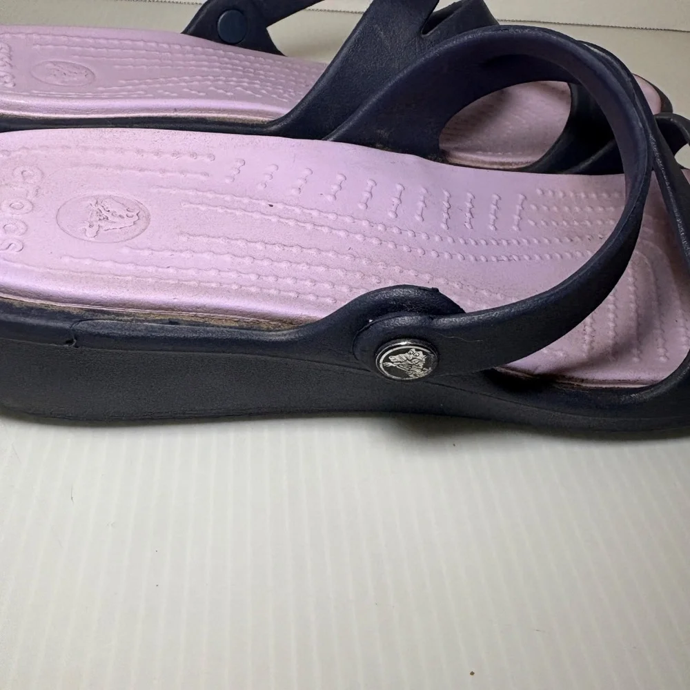 Crocs Patricia Sandals Size W8 Navy And Lavender Slip On Strap Hippy Grannycore